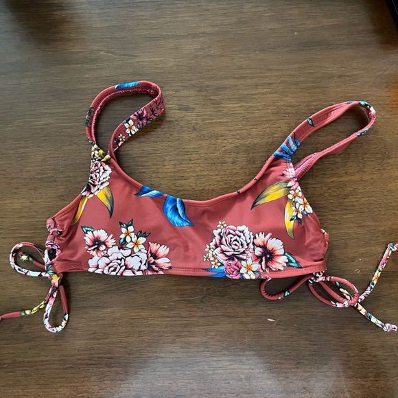 2-piece bikini set new without tags - size M (7-9) - Picture 6 of 10